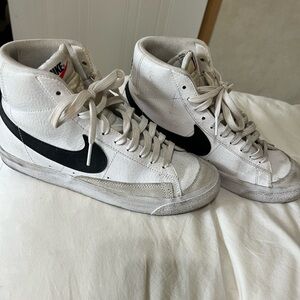 Youth Nike Blazer Mid ‘77. Size 7y